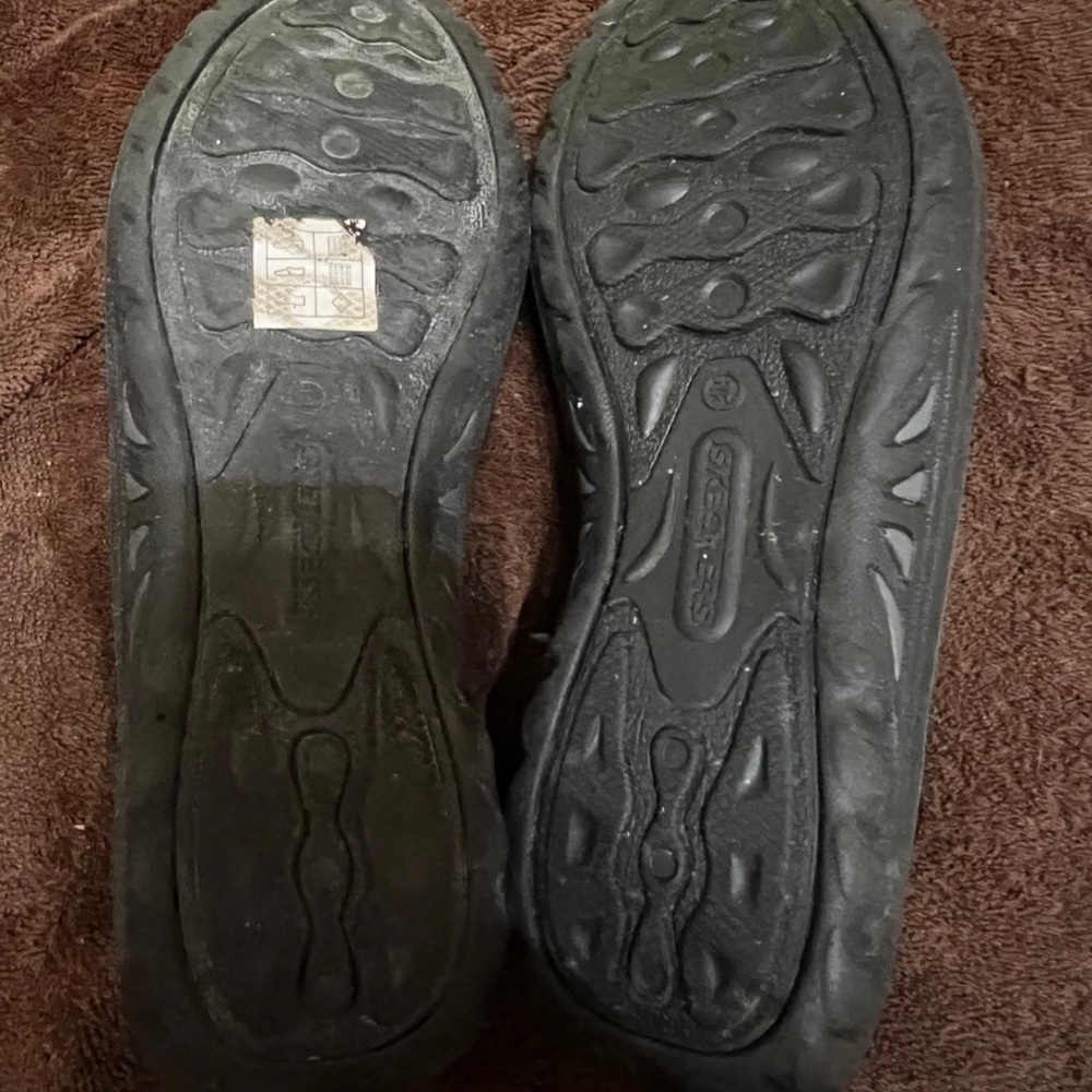 Sketcher Slipons - Picture 2 of 3
